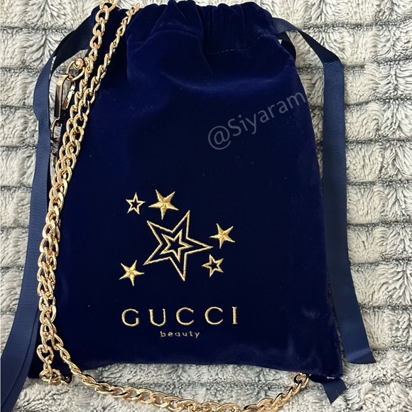 Gucci drawstring closure Toiletry  bag to crossbody bag - Picture 3 of 7